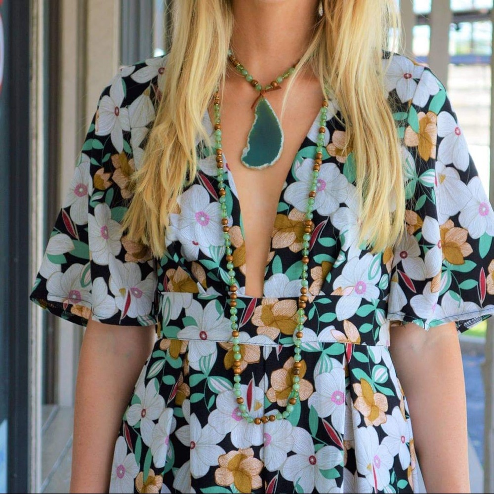 Large Agate Stone pendant beaded necklace.